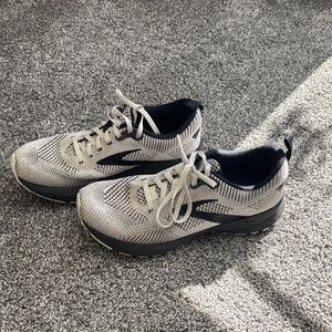 Brooks Revel 5